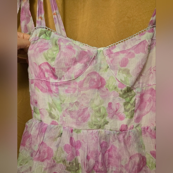 ASTR The Label size large Zirconia Tie Strap Tiered Dress - Picture 3 of 6